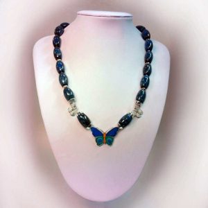 Colier cu pietre lapis si pandant fluture