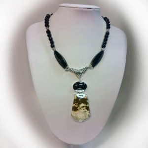 Colier cu pietre onix,agata si pandant jasp oceanic